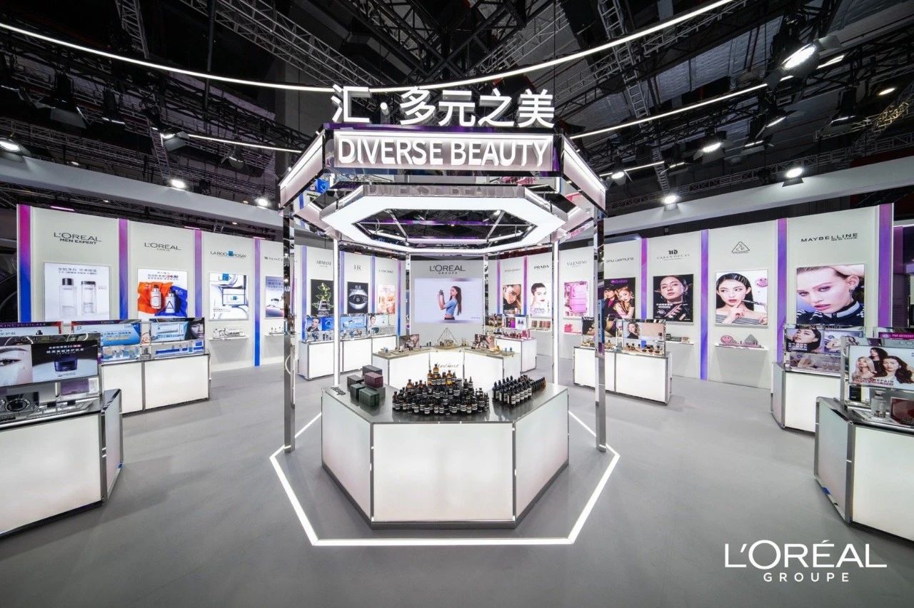 深圳展覽設(shè)計公司帶你看2023進(jìn)博會最具有創(chuàng)意00家企業(yè)展臺(歐萊雅展臺)4